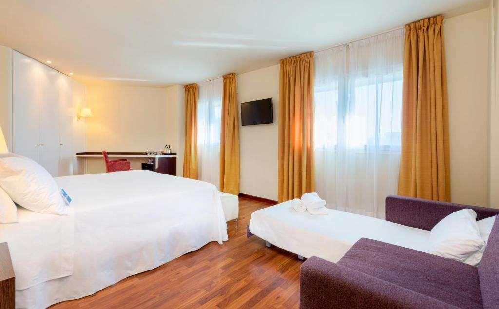ホテル Port Feria バレンシア 部屋 写真